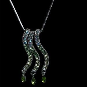 Elegant Silver and Gradient Green Pendant Necklace